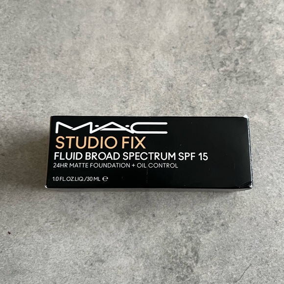 MAC Studio Fix 24HR Matte Foundation Shade “NC38” Brand New - Picture 2 of 5